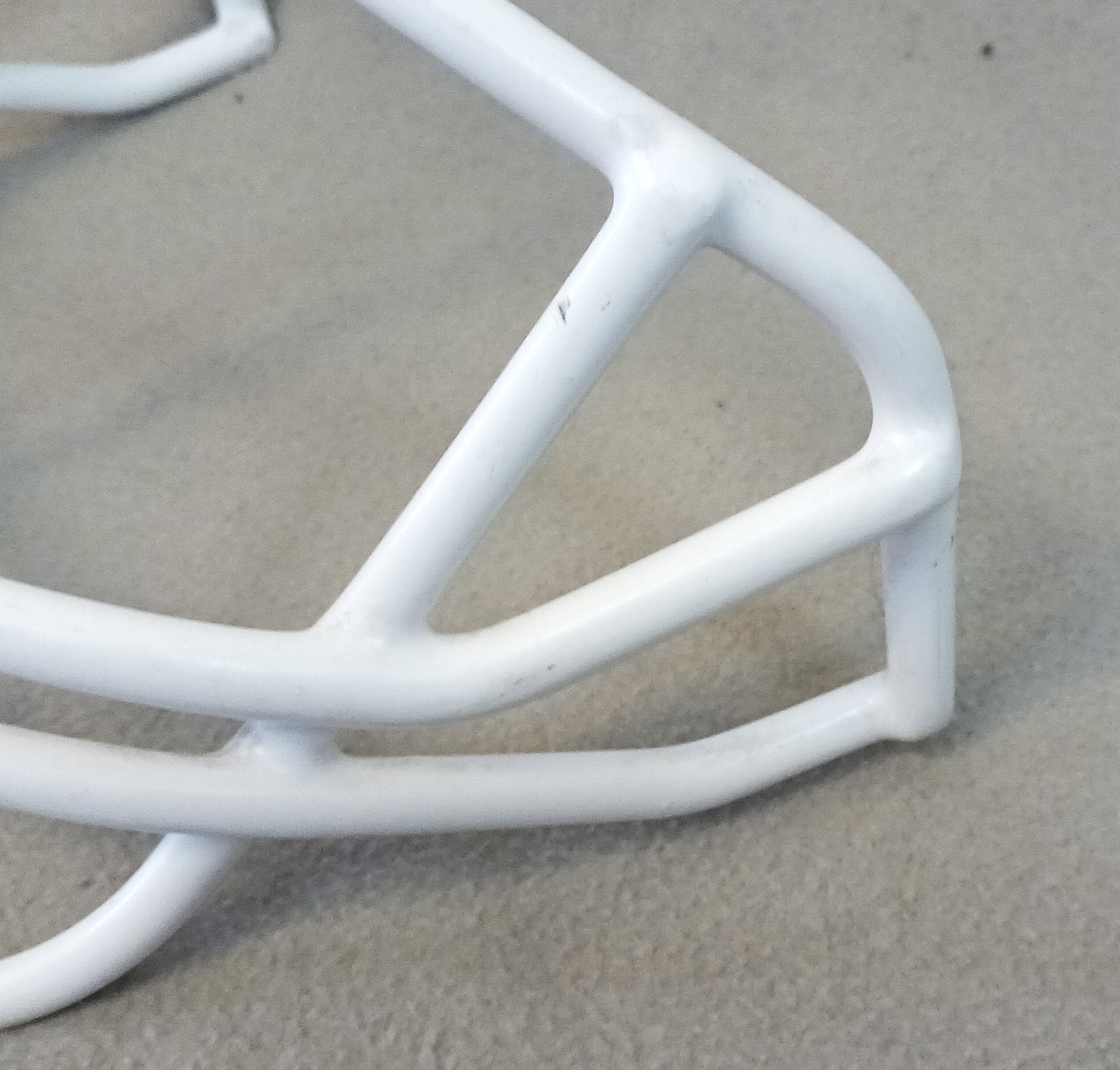 Pre-Owned White Schutt Super Pro NOPO Football Helmet Facemask- IJJ